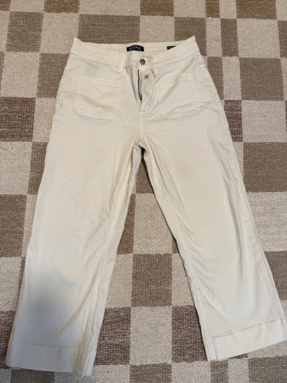 White wide leg cropped pants